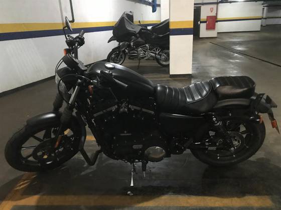 HARLEY-DAVIDSON SPORTSTER IRON 883 